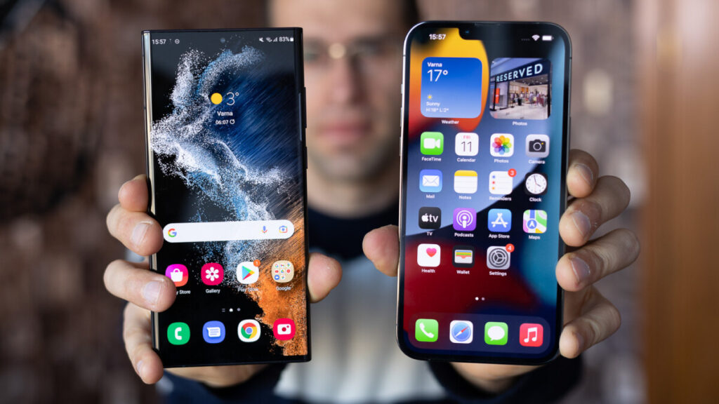 Samsung-Galaxy-S22-Ultra-vs-Apple-iPhone-13-Pro-Max-1024x576 iPhone 13 vs Samsung s22 - Which is the best Phone in 2023?