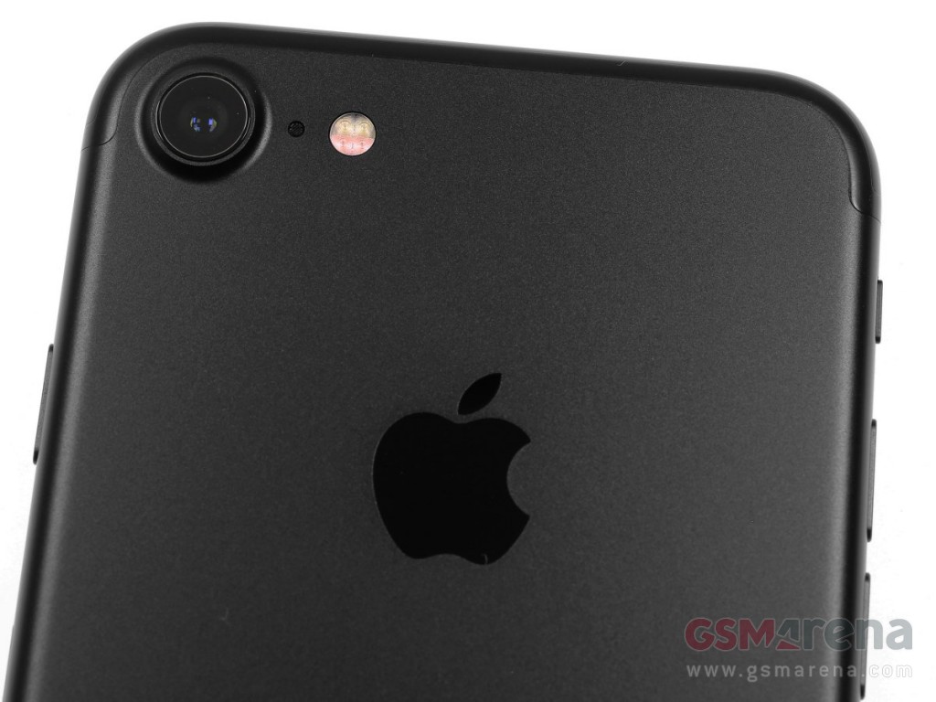 camera-6 iPhone 6s vs iPhone 7 - Which is the Best Super-Budget iPhone in 2023?