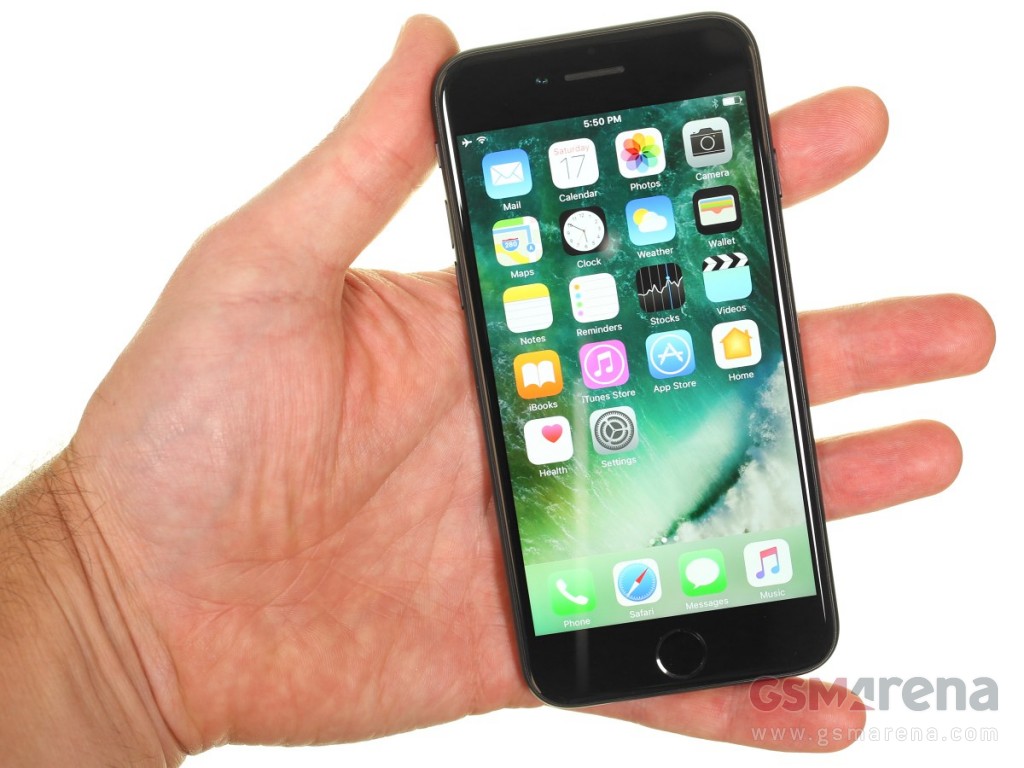 display-6 iPhone 6s vs iPhone 7 - Which is the Best Super-Budget iPhone in 2023?
