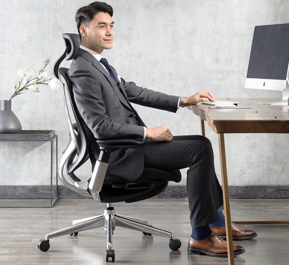 featured-image-5-key-features-to-look-for-in-ergonomic-office-chair Best Computer Chair for Back Pain in 2024 - Full Guide